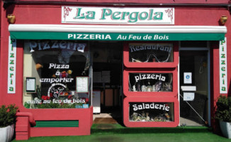 Pizzeria la Pergola outside