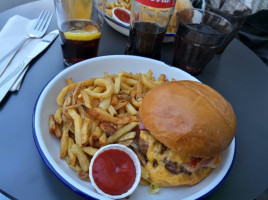 Pny Burger Pigalle food
