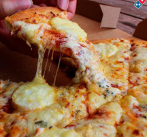 Domino's Pizza Pau food