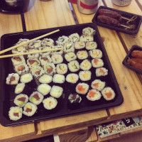 Sushi-pop food