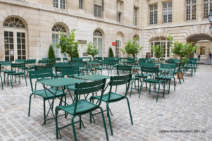 Cafe Cour outside