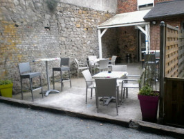 Café D'aymeries inside