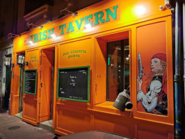Irish Tavern inside