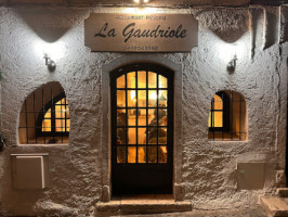 La Gaudriole outside