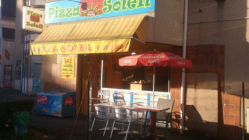 Pizza Soleil outside