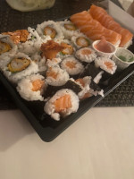 Yile Sushi food