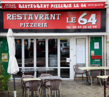 Pizzeria Le 64 outside