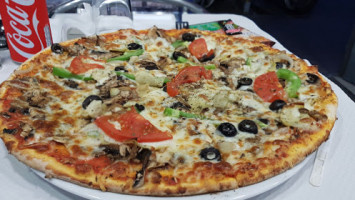 Resto Pizza Tavola food