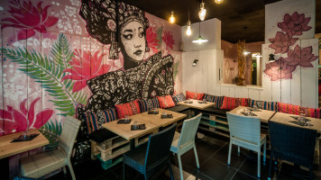 Bali Cafe Saint-etienne inside