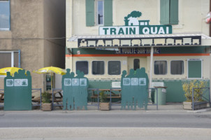 Train Quai outside