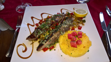 Restaurant AU Port du Canal food