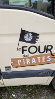 Le Four Des Pirates outside
