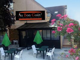 Au Bon Gout inside