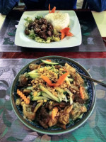 Villa Chien food