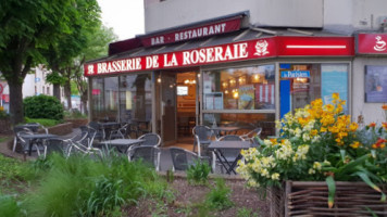Brasserie De La Roseraie inside