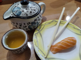 Sushi Himiko food