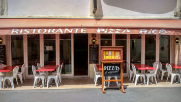Restaurant Pizzarico inside