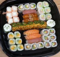 Sushi Kingdom inside