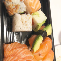 Sushi Parisien food