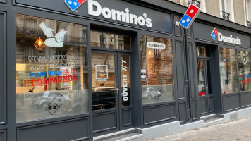 Domino's Pizza La Rochelle Centre outside