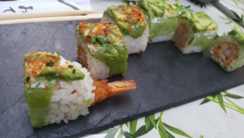 Sushi&Me food