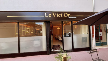 Le Victor food