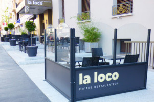 La Loco Restaurant outside