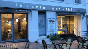 Le Café Des Thés inside