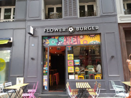 Flower Burger inside