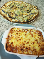 L Issola Pizza food