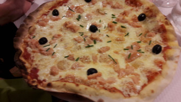 La Pie'zz Abeilhanaise food