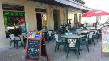 Cafe de la Paix - Brasserie le Vin'art inside