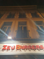 Zeu Burgers food