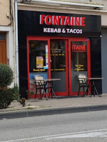 La Fontaine Kebab inside