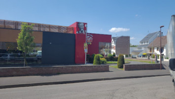 KFC - St-Quentin outside