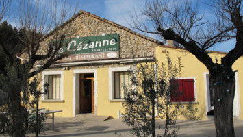 Le Cezanne outside