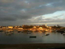 Cafe Du Port Ste Marine food