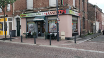 Restaurant Pizzeria Massimo outside