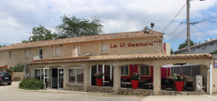 La Distillerie Du Pezenas outside