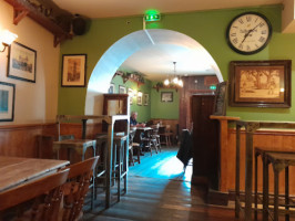 O'Connell's inside
