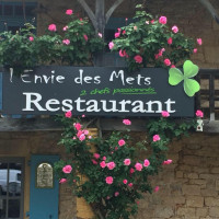 L'envie Des Mets outside