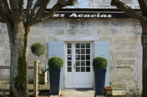 Restaurant Les Acacias outside