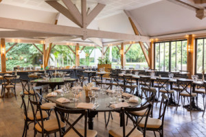 Les Tables De La Ferme food