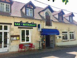 Bar-Restaurant Le Sainte-Quitere food