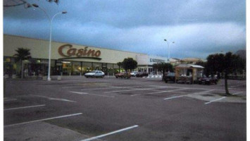 Cafeteria Casino outside