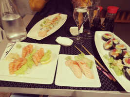 Yaka Sushi food