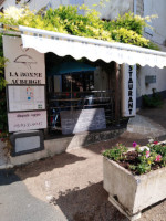 La Bonne Auberge outside