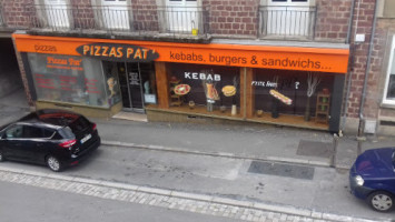 Pizzas Pat' outside