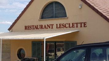 Lesclette outside