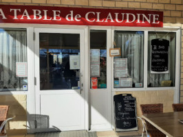 La Table De Claudine inside